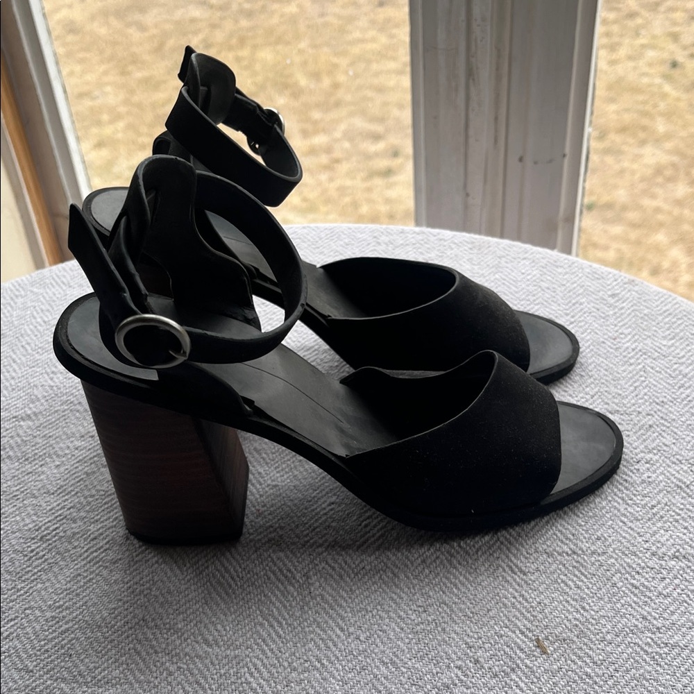 Dolce Vita Black Block Heel Sandals with Ankle Strap